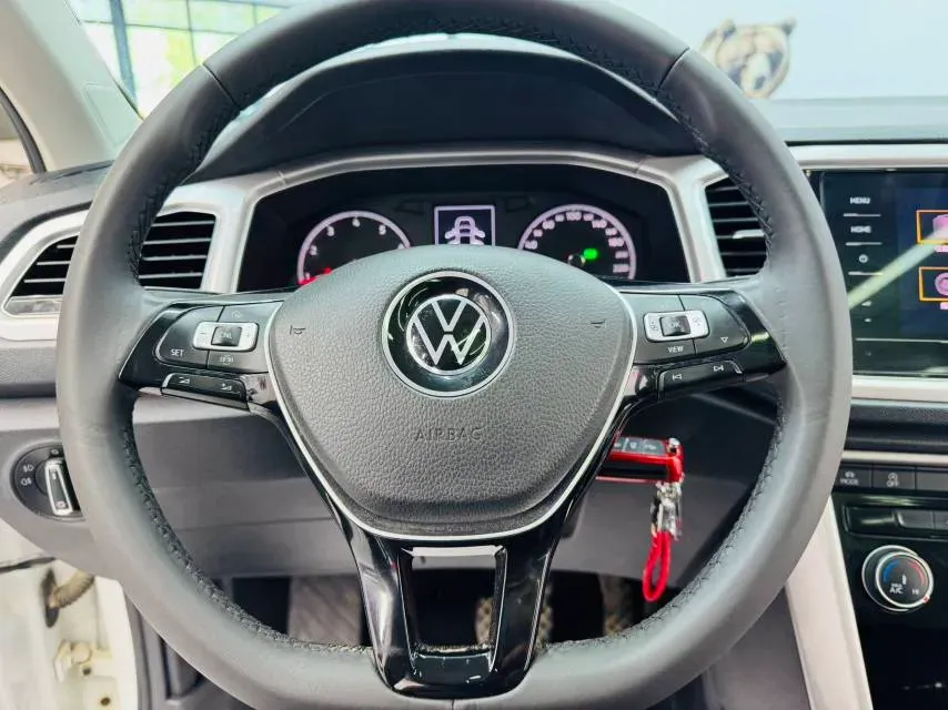 2022 Volkswagen T-Roc 1.4T 150HP L4 7DCT,autocango,china used car exporter,china ev exporter,chinese used car exporter,chinese used ev exporter