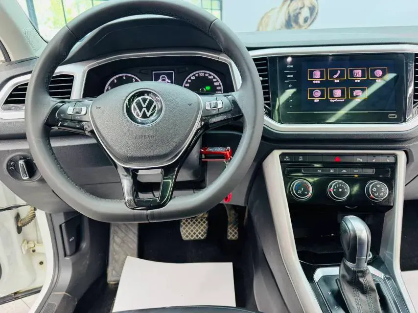 2022 Volkswagen T-Roc 1.4T 150HP L4 7DCT,autocango,china used car exporter,china ev exporter,chinese used car exporter,chinese used ev exporter