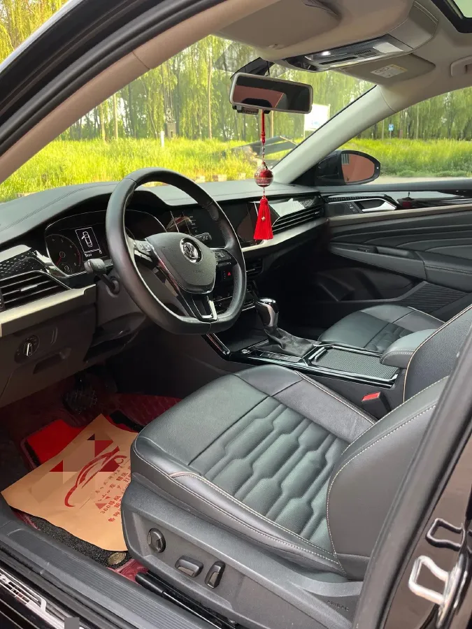 2020 Volkswagen Passat 2.0T 186HP L4 7DCT,autocango,china used car exporter,china ev exporter,chinese used car exporter,chinese used ev exporter