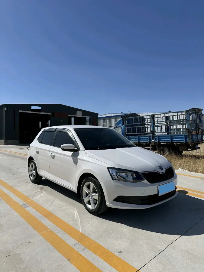 2017 Skoda Fabia 1.4L 90HP L4 6AT,autocango,china used car exporter,china ev exporter,chinese used car exporter,chinese used ev exporter