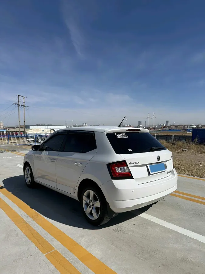 2017 Skoda Fabia 1.4L 90HP L4 6AT,autocango,china used car exporter,china ev exporter,chinese used car exporter,chinese used ev exporter