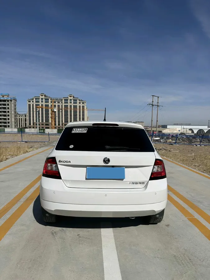 2017 Skoda Fabia 1.4L 90HP L4 6AT,autocango,china used car exporter,china ev exporter,chinese used car exporter,chinese used ev exporter