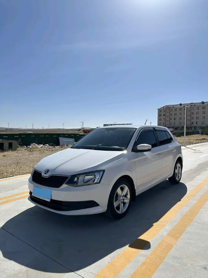 2017 Skoda Fabia 1.4L 90HP L4 6AT,autocango,china used car exporter,china ev exporter,chinese used car exporter,chinese used ev exporter