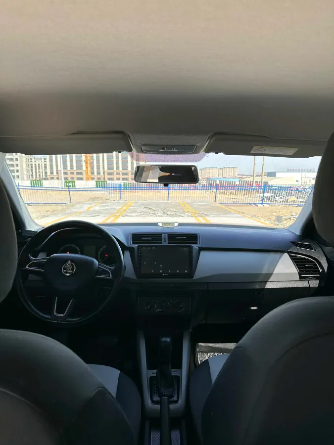 2017 Skoda Fabia 1.4L 90HP L4 6AT,autocango,china used car exporter,china ev exporter,chinese used car exporter,chinese used ev exporter