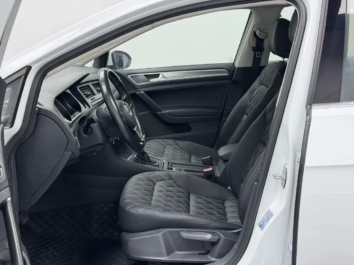 2018 Volkswagen Golf 1.6L 110HP L4 6AT,autocango,china used car exporter,china ev exporter,chinese used car exporter,chinese used ev exporter