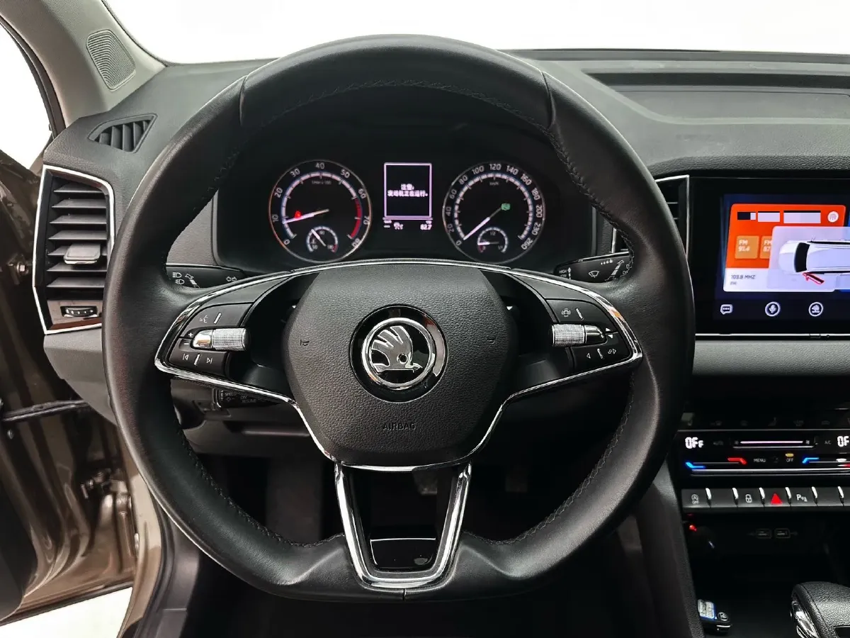 2022 Skoda Karoq 1.4T 150HP L4 7DCT,autocango,china used car exporter,china ev exporter,chinese used car exporter,chinese used ev exporter