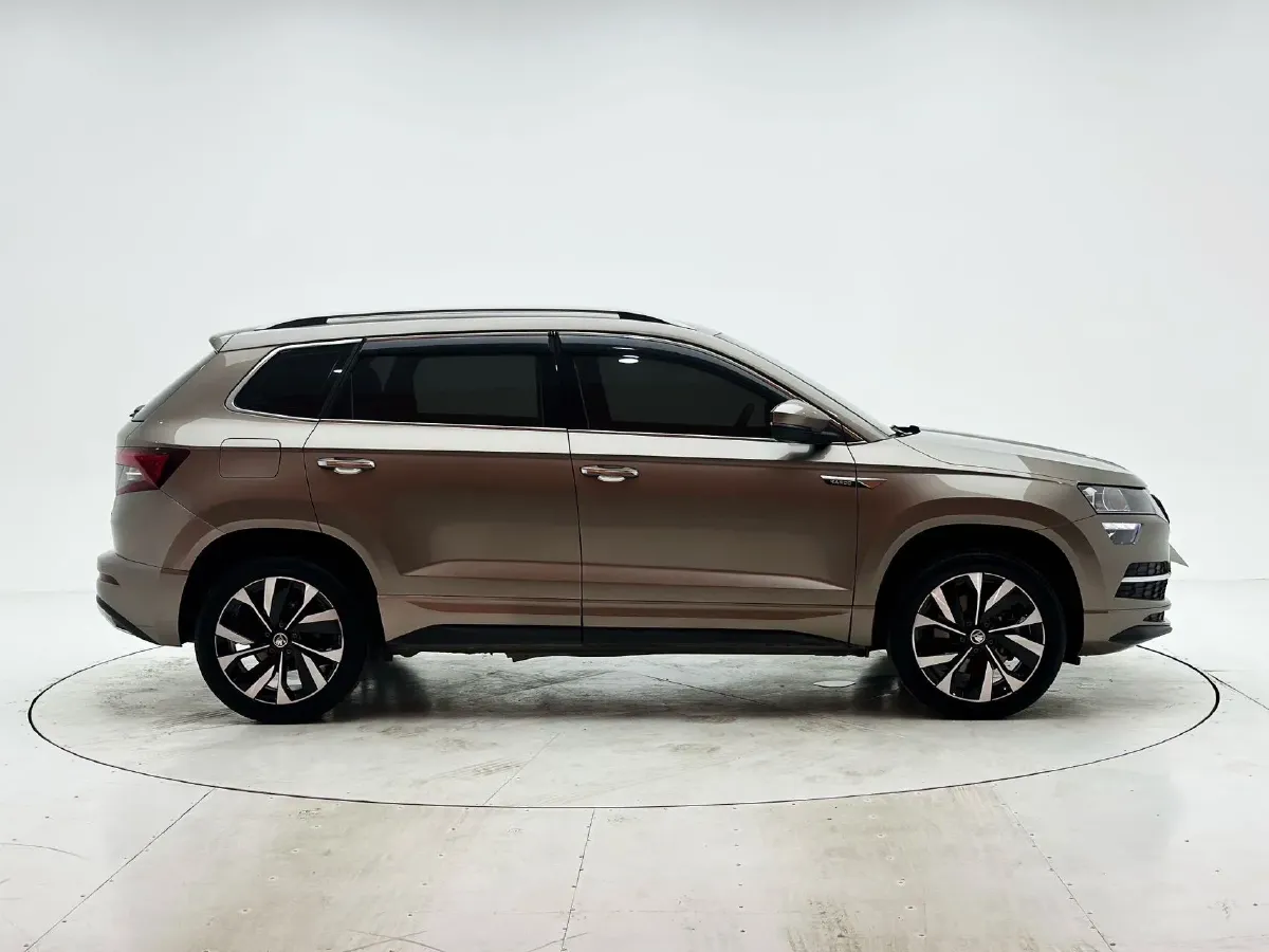 2022 Skoda Karoq 1.4T 150HP L4 7DCT,autocango,china used car exporter,china ev exporter,chinese used car exporter,chinese used ev exporter
