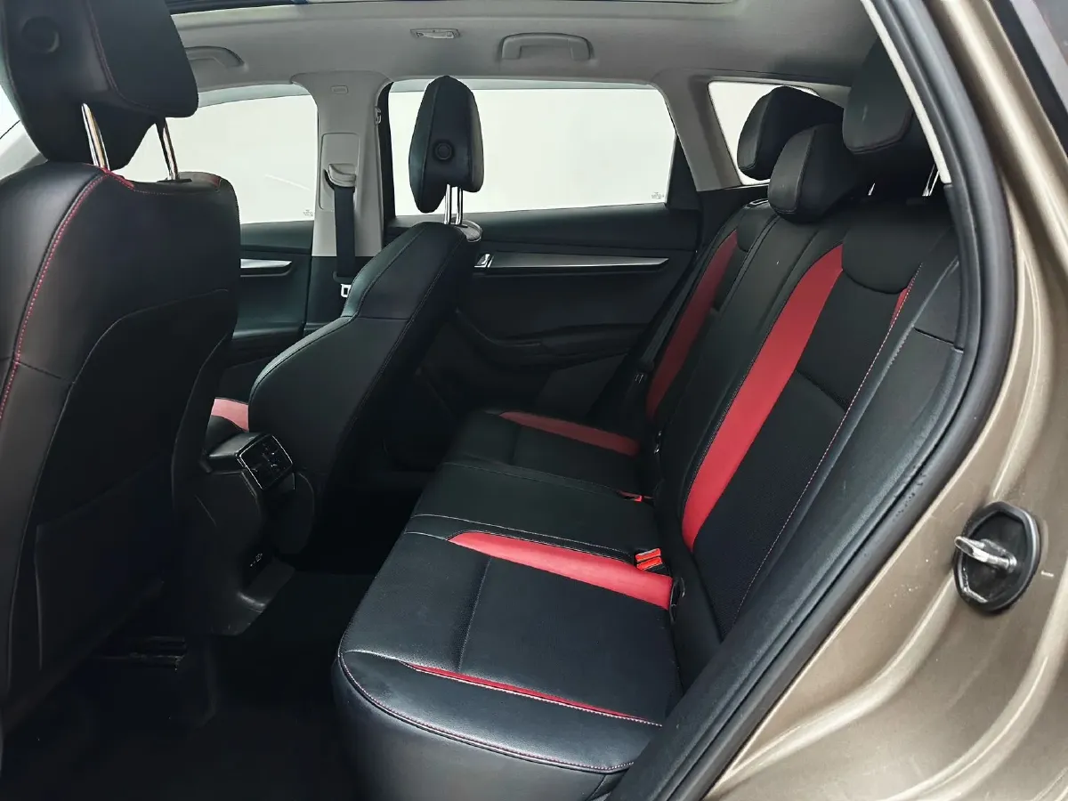 2022 Skoda Karoq 1.4T 150HP L4 7DCT,autocango,china used car exporter,china ev exporter,chinese used car exporter,chinese used ev exporter