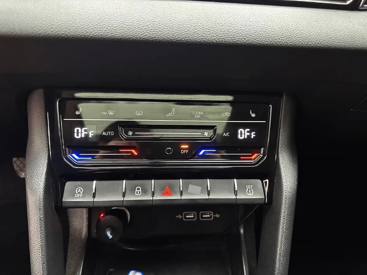 2022 Skoda Karoq 1.4T 150HP L4 7DCT,autocango,china used car exporter,china ev exporter,chinese used car exporter,chinese used ev exporter