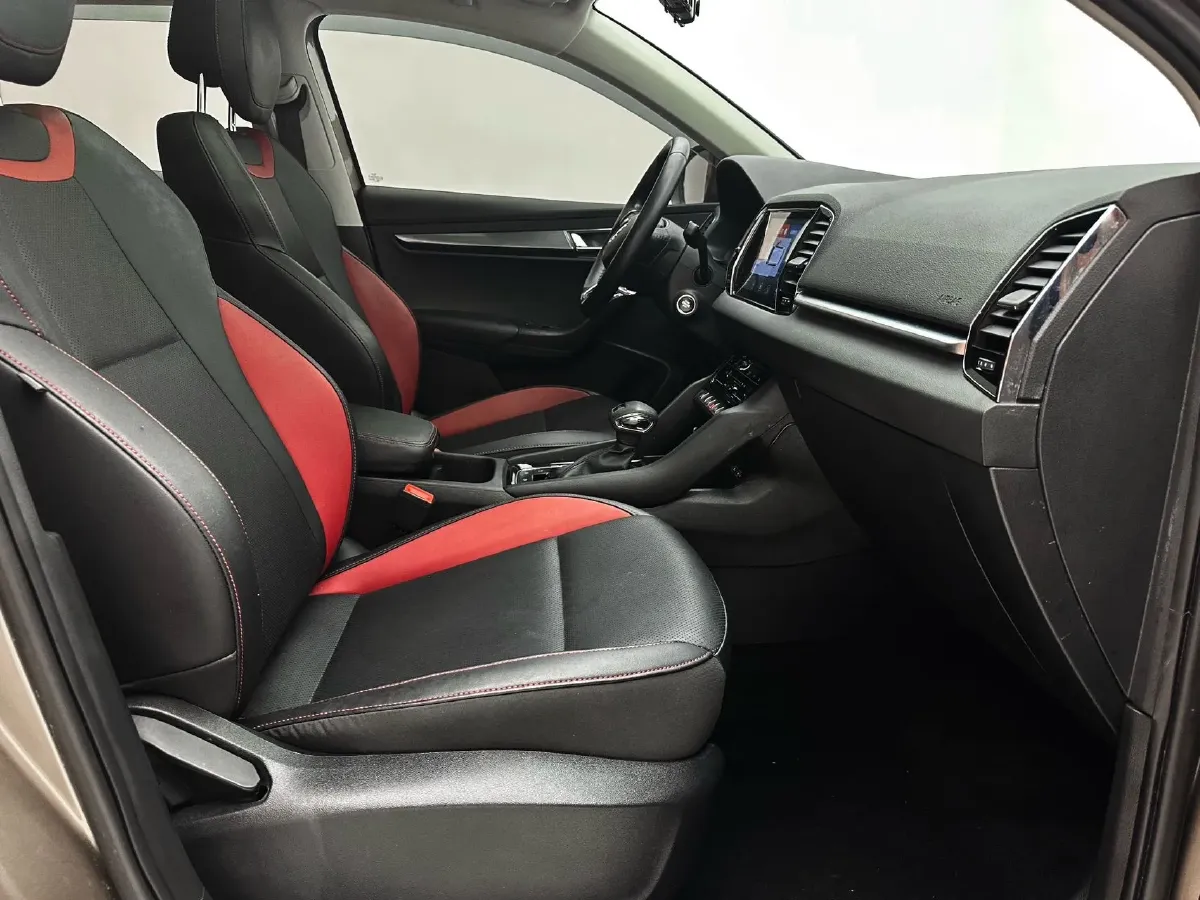 2022 Skoda Karoq 1.4T 150HP L4 7DCT,autocango,china used car exporter,china ev exporter,chinese used car exporter,chinese used ev exporter