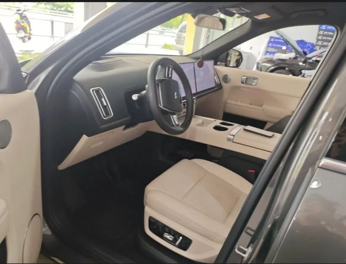 2023 Li L7 Range Extended 154HP REEV 40.9KWH,autocango,china used car exporter,china ev exporter,chinese used car exporter,chinese used ev exporter