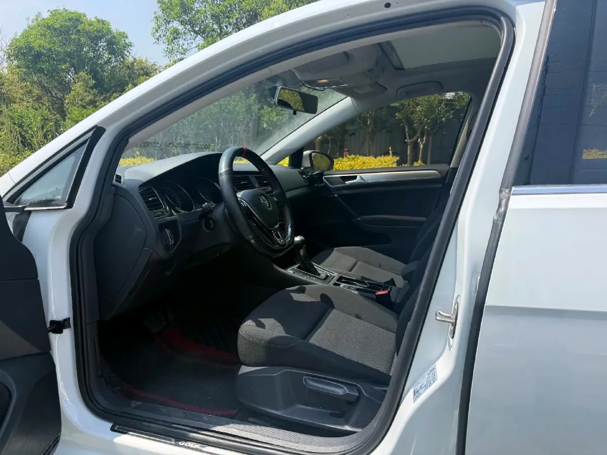 2020 Volkswagen Golf 1.2T 116HP L4 7DCT,autocango,china used car exporter,china ev exporter,chinese used car exporter,chinese used ev exporter
