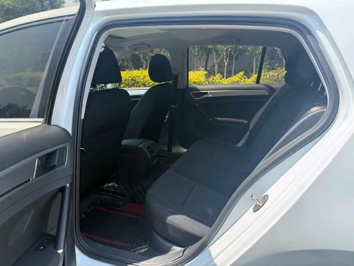 2020 Volkswagen Golf 1.2T 116HP L4 7DCT,autocango,china used car exporter,china ev exporter,chinese used car exporter,chinese used ev exporter