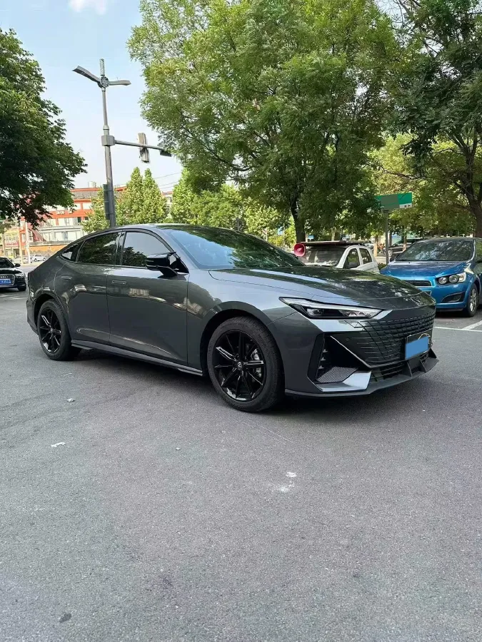 2023 ChangAn UNI-V 1.5T 188HP L4 7DCT,autocango,china used car exporter,china ev exporter,chinese used car exporter,chinese used ev exporter