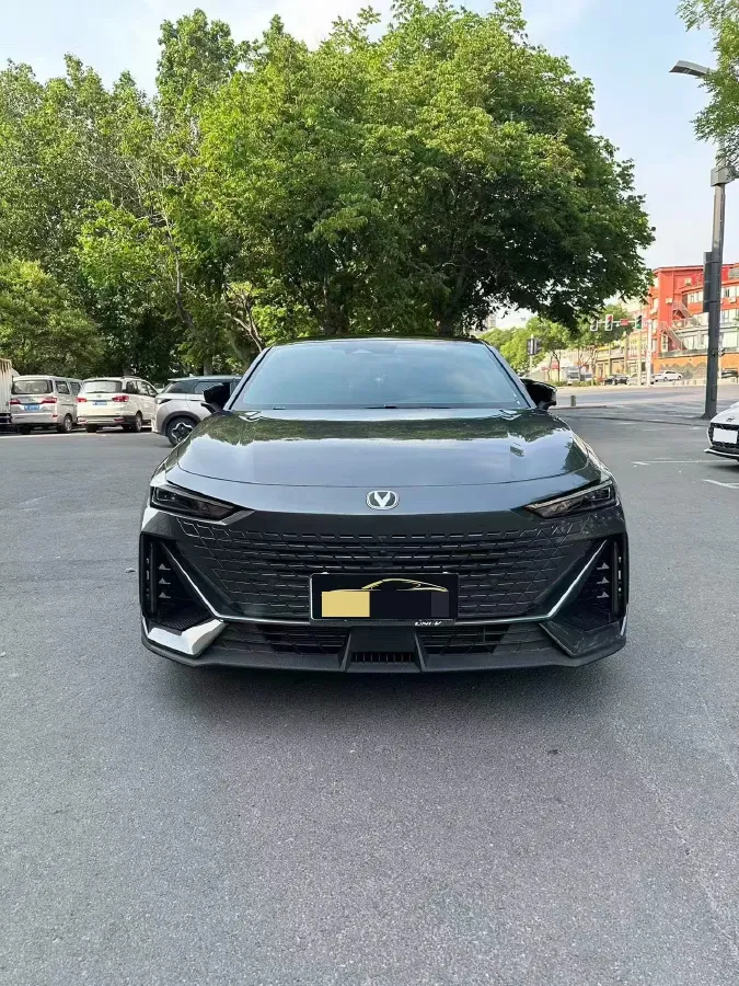 2023 ChangAn UNI-V 1.5T 188HP L4 7DCT,autocango,china used car exporter,china ev exporter,chinese used car exporter,chinese used ev exporter