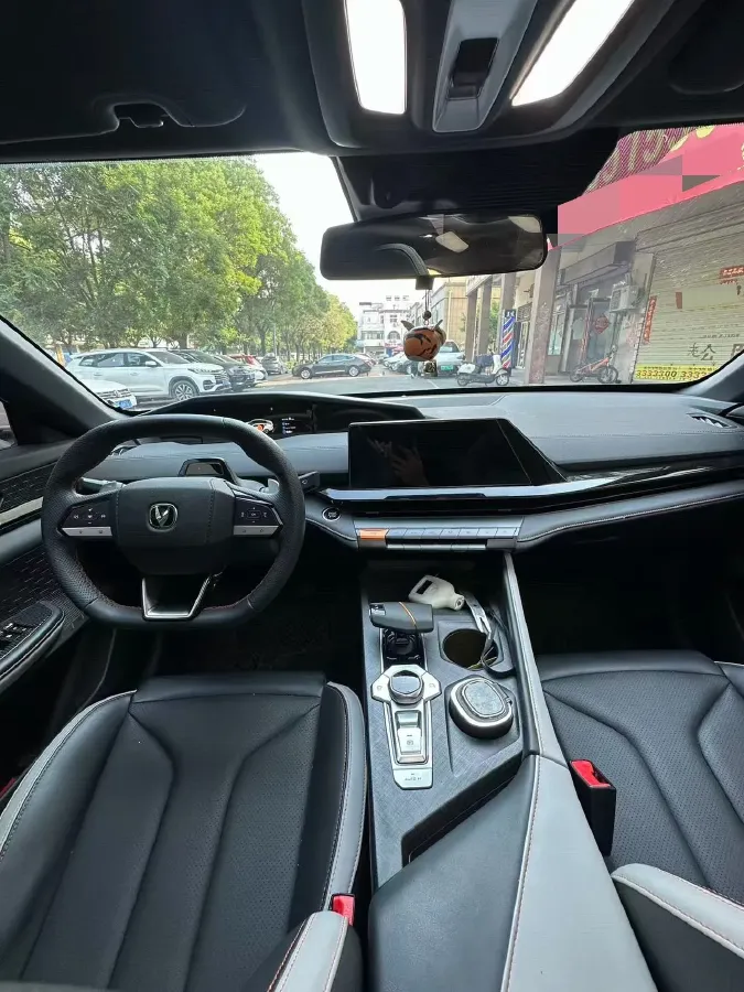 2023 ChangAn UNI-V 1.5T 188HP L4 7DCT,autocango,china used car exporter,china ev exporter,chinese used car exporter,chinese used ev exporter