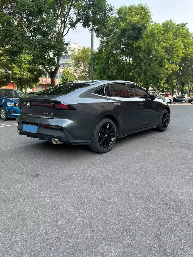 2023 ChangAn UNI-V 1.5T 188HP L4 7DCT,autocango,china used car exporter,china ev exporter,chinese used car exporter,chinese used ev exporter