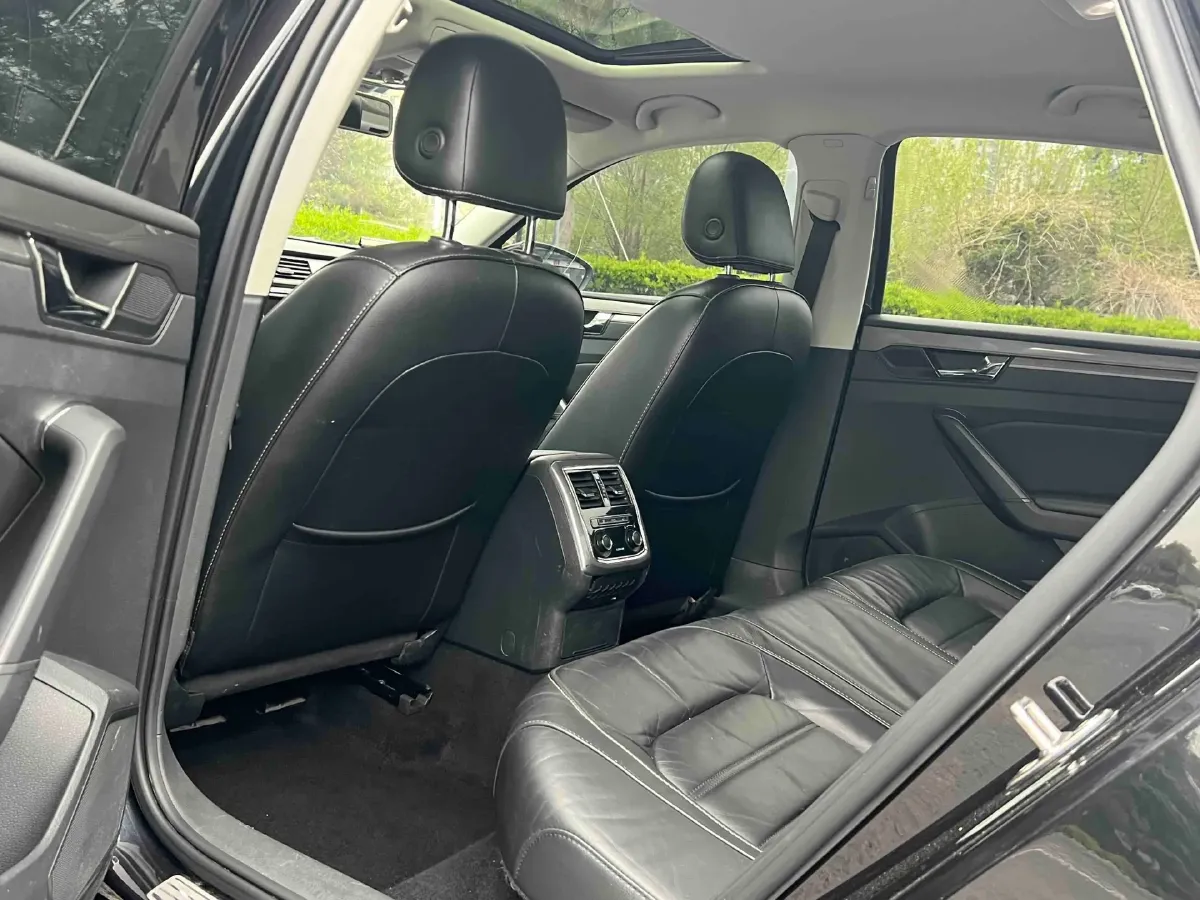 2016 Volkswagen Passat 1.8T 180HP L4 7DCT,autocango,china used car exporter,china ev exporter,chinese used car exporter,chinese used ev exporter
