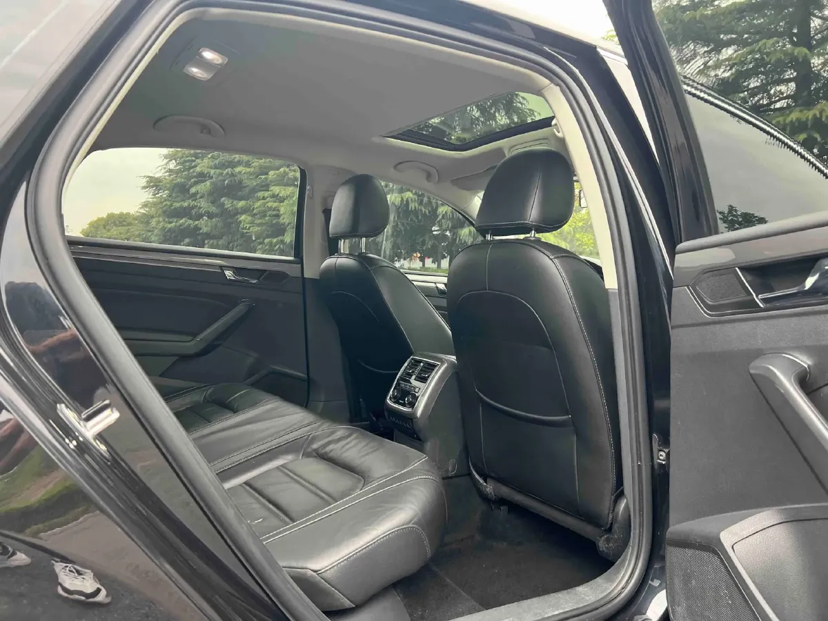 2016 Volkswagen Passat 1.8T 180HP L4 7DCT,autocango,china used car exporter,china ev exporter,chinese used car exporter,chinese used ev exporter