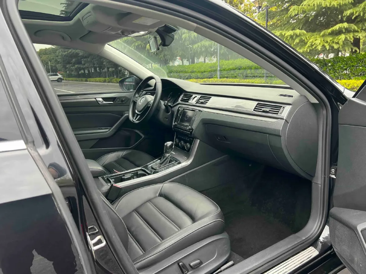 2016 Volkswagen Passat 1.8T 180HP L4 7DCT,autocango,china used car exporter,china ev exporter,chinese used car exporter,chinese used ev exporter