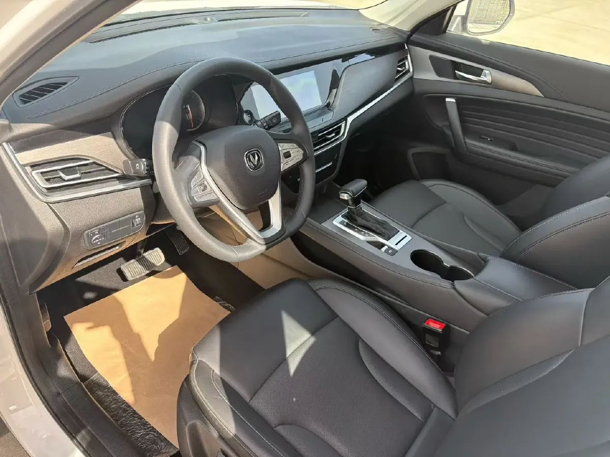 2021 ChangAn CS35 Plus 1.6L 128HP L4 CVT,autocango,china used car exporter,china ev exporter,chinese used car exporter,chinese used ev exporter