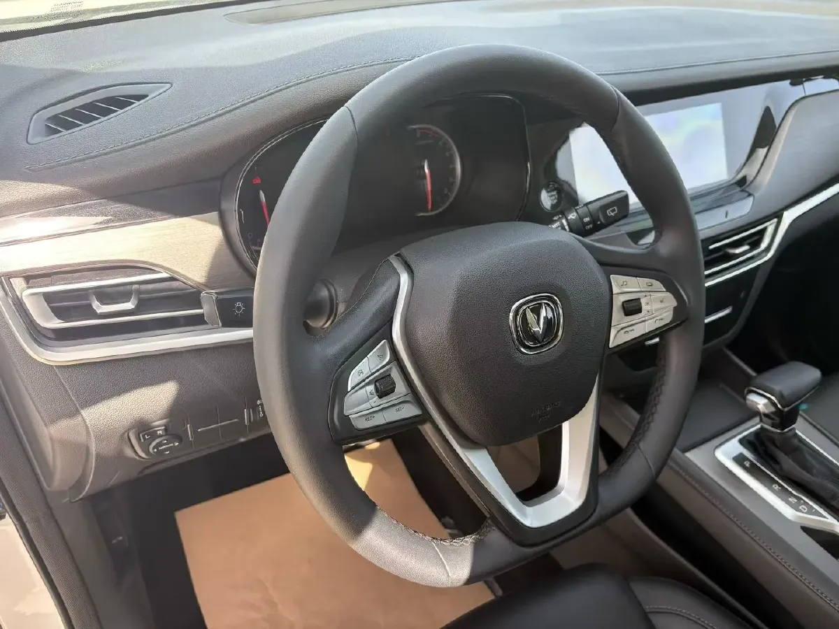 2021 ChangAn CS35 Plus 1.6L 128HP L4 CVT,autocango,china used car exporter,china ev exporter,chinese used car exporter,chinese used ev exporter