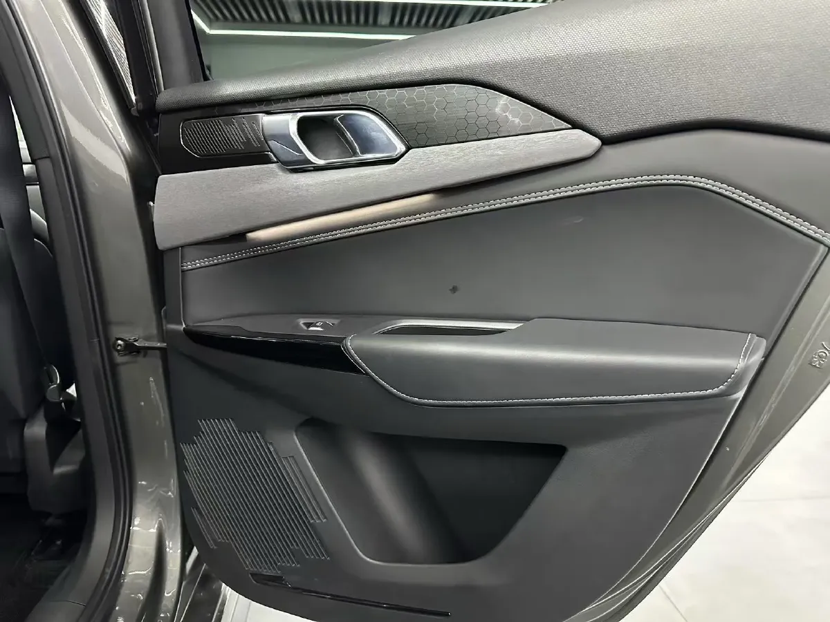2022 LYNK&CO 03 2.0T 190HP L4 7DCT,autocango,china used car exporter,china ev exporter,chinese used car exporter,chinese used ev exporter