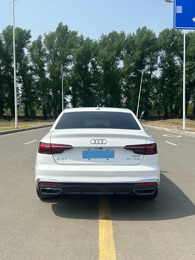2020 Audi A4L 2.0T 190HP L4 7DCT,autocango,china used car exporter,china ev exporter,chinese used car exporter,chinese used ev exporter