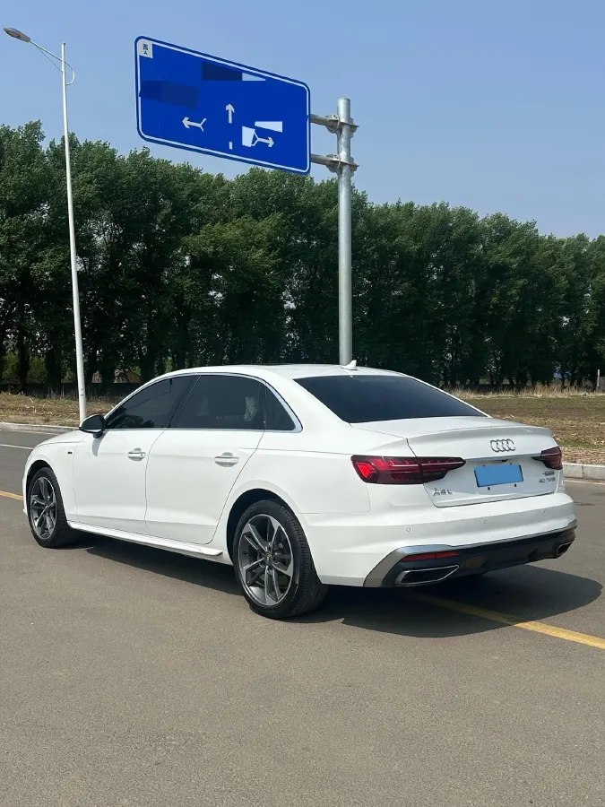 2020 Audi A4L 2.0T 190HP L4 7DCT,autocango,china used car exporter,china ev exporter,chinese used car exporter,chinese used ev exporter