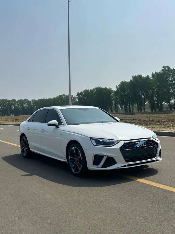 2020 Audi A4L 2.0T 190HP L4 7DCT,autocango,china used car exporter,china ev exporter,chinese used car exporter,chinese used ev exporter
