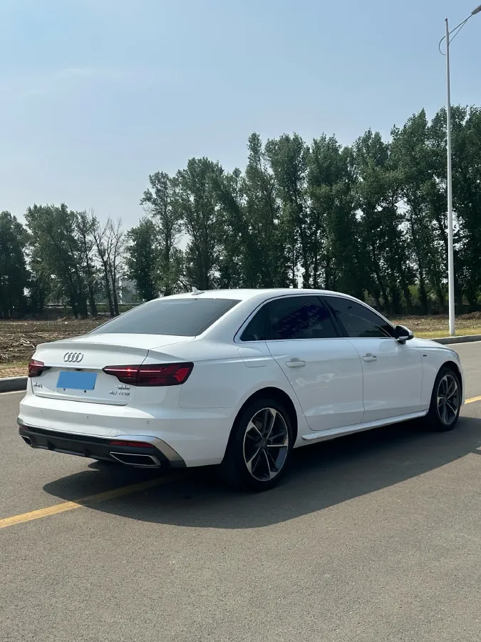 2020 Audi A4L 2.0T 190HP L4 7DCT,autocango,china used car exporter,china ev exporter,chinese used car exporter,chinese used ev exporter