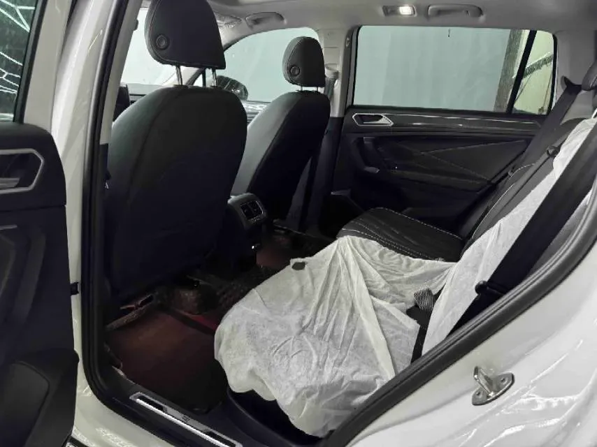 2024 Volkswagen Tiguan L 2.0T 186HP L4 7DCT,autocango,china used car exporter,china ev exporter,chinese used car exporter,chinese used ev exporter