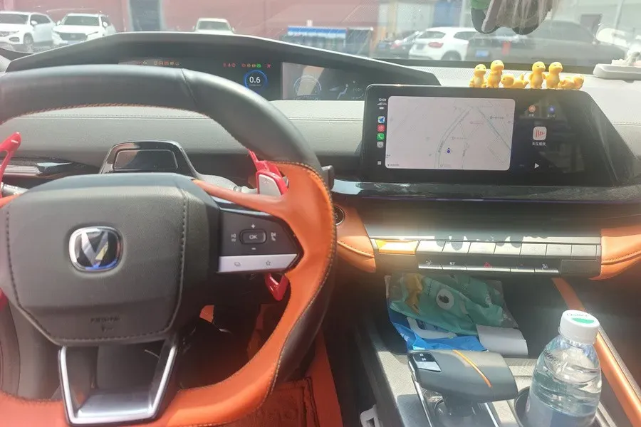 2024 ChangAn UNI-V 2.0T 233HP L4 8AT,autocango,china used car exporter,china ev exporter,chinese used car exporter,chinese used ev exporter