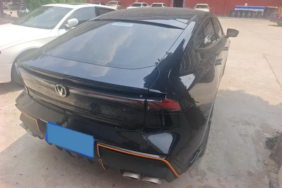 2024 ChangAn UNI-V 2.0T 233HP L4 8AT,autocango,china used car exporter,china ev exporter,chinese used car exporter,chinese used ev exporter