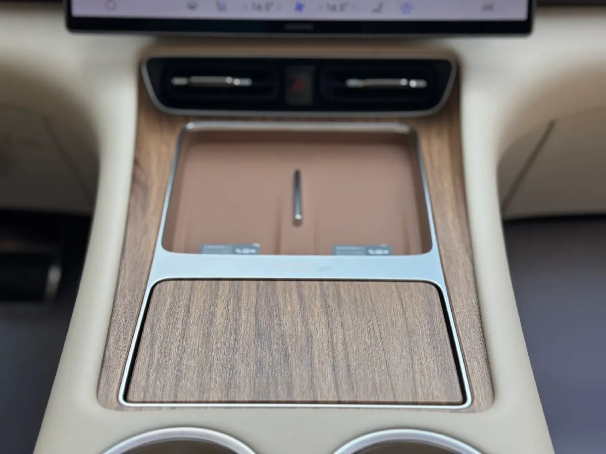 2026 AITO AITO M7 REEV 160HP REEV,autocango,china used car exporter,china ev exporter,chinese used car exporter,chinese used ev exporter
