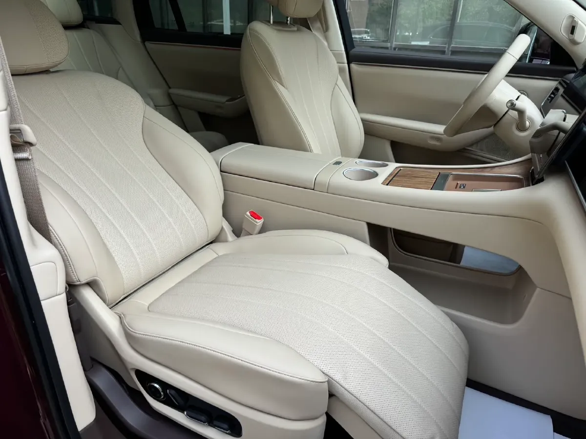 2026 AITO AITO M7 REEV 160HP REEV,autocango,china used car exporter,china ev exporter,chinese used car exporter,chinese used ev exporter