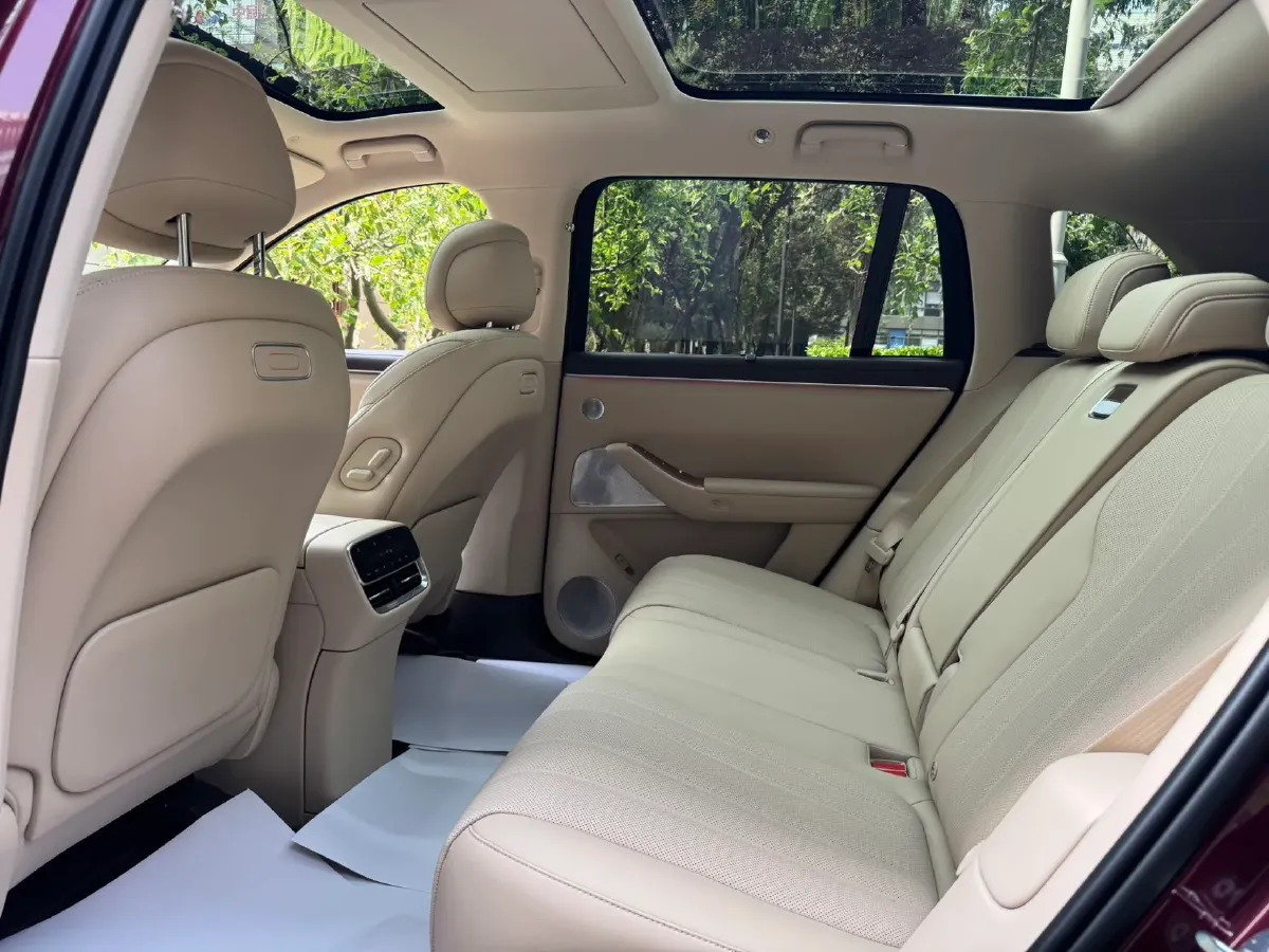 2026 AITO AITO M7 REEV 160HP REEV,autocango,china used car exporter,china ev exporter,chinese used car exporter,chinese used ev exporter