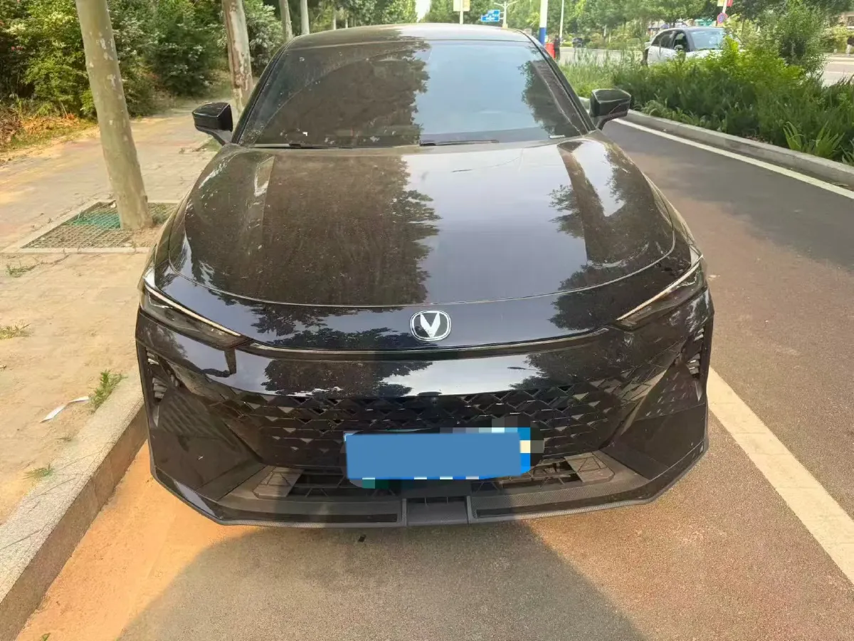 2024 ChangAn UNI-V 1.5T 188HP L4 7DCT,autocango,china used car exporter,china ev exporter,chinese used car exporter,chinese used ev exporter