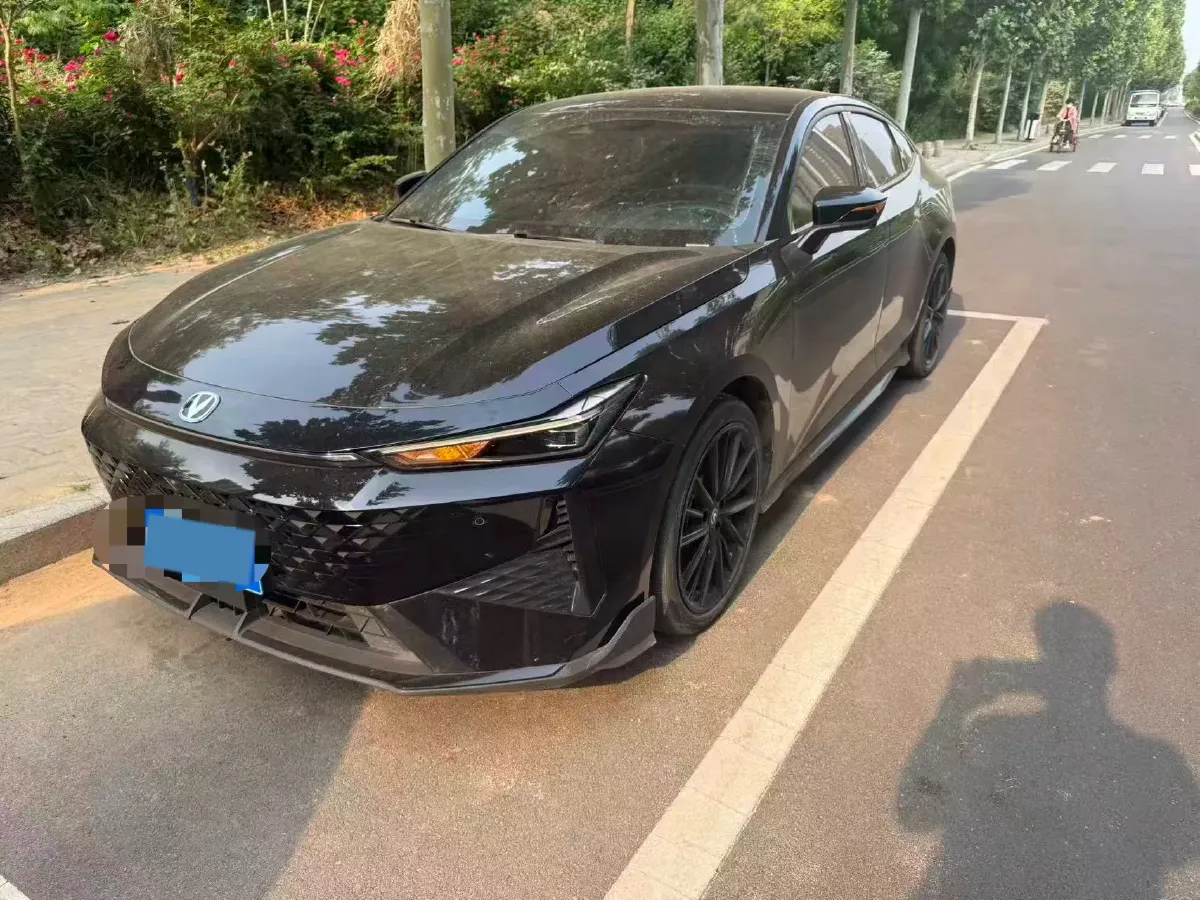 2024 ChangAn UNI-V 1.5T 188HP L4 7DCT,autocango,china used car exporter,china ev exporter,chinese used car exporter,chinese used ev exporter