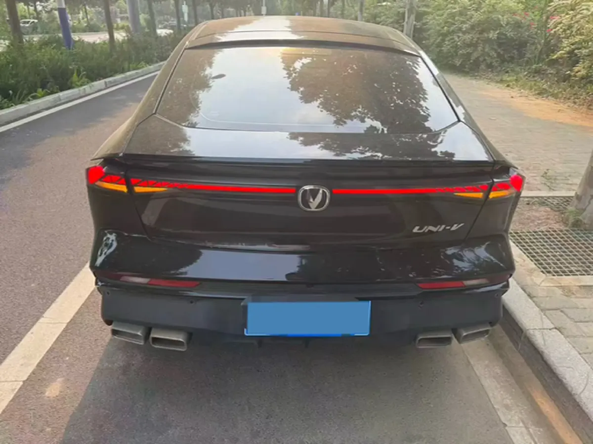 2024 ChangAn UNI-V 1.5T 188HP L4 7DCT,autocango,china used car exporter,china ev exporter,chinese used car exporter,chinese used ev exporter