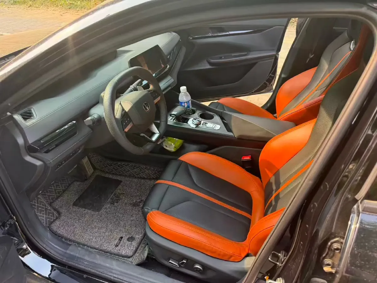 2024 ChangAn UNI-V 1.5T 188HP L4 7DCT,autocango,china used car exporter,china ev exporter,chinese used car exporter,chinese used ev exporter