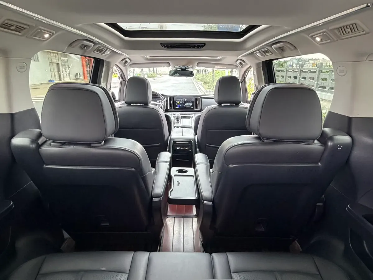 2021 GAC Trumpchi M8 2.0T 252HP L4 8AT,autocango,china used car exporter,china ev exporter,chinese used car exporter,chinese used ev exporter