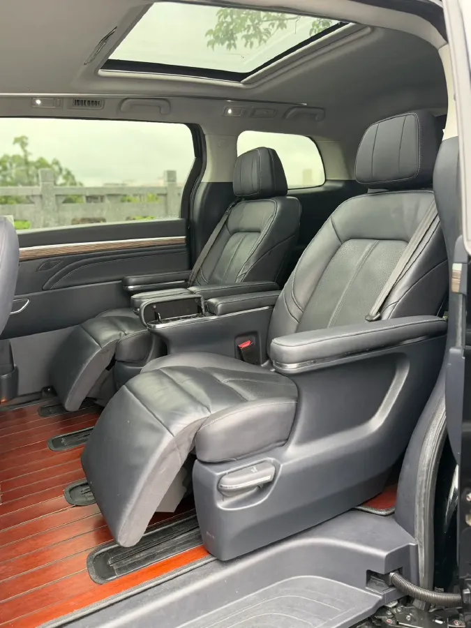 2021 GAC Trumpchi M8 2.0T 252HP L4 8AT,autocango,china used car exporter,china ev exporter,chinese used car exporter,chinese used ev exporter