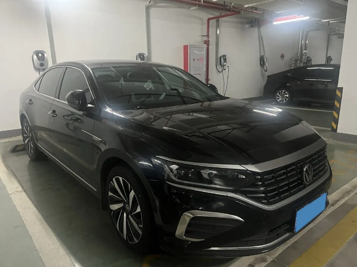 2024 Volkswagen Passat 2.0T 186HP L4 7DCT,autocango,china used car exporter,china ev exporter,chinese used car exporter,chinese used ev exporter