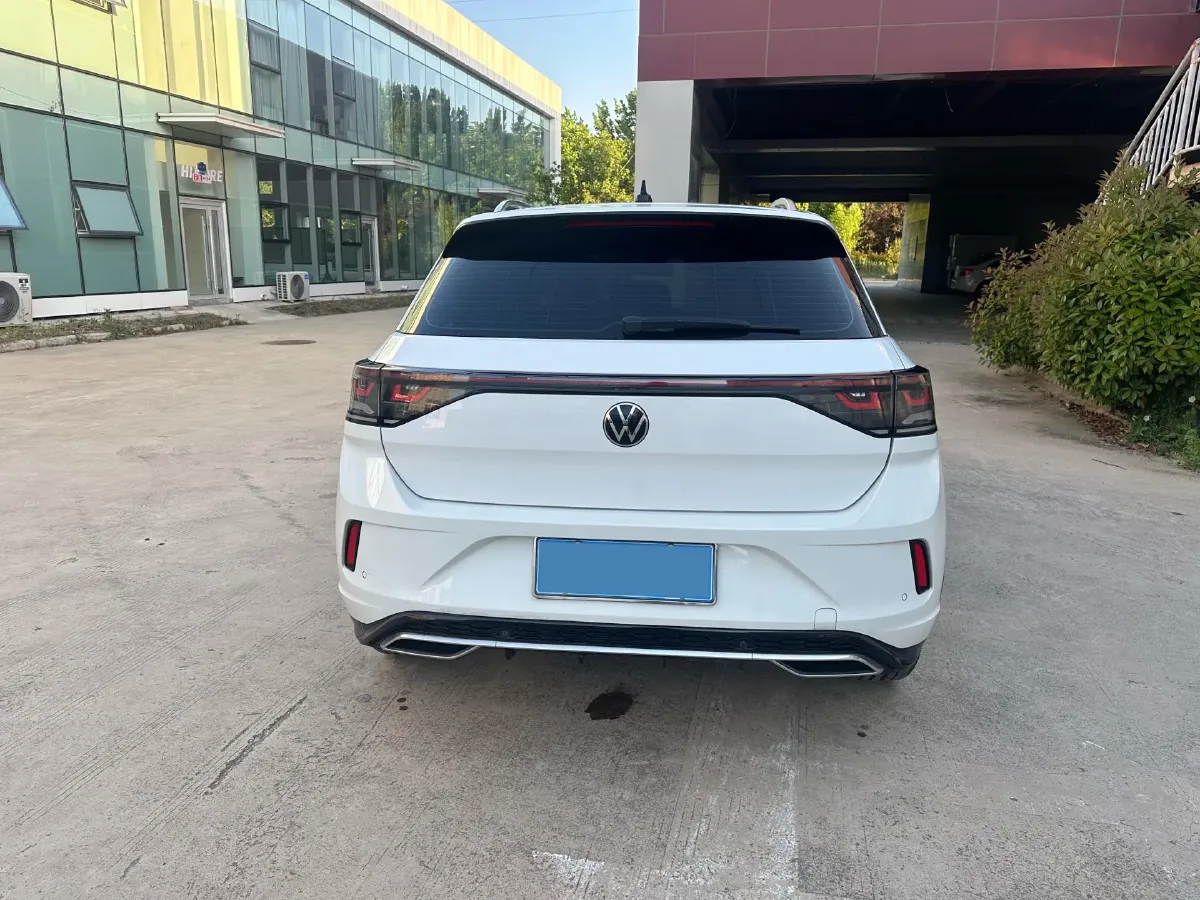 2023 Volkswagen T-Roc 1.5T 160HP L4 7DCT,autocango,china used car exporter,china ev exporter,chinese used car exporter,chinese used ev exporter