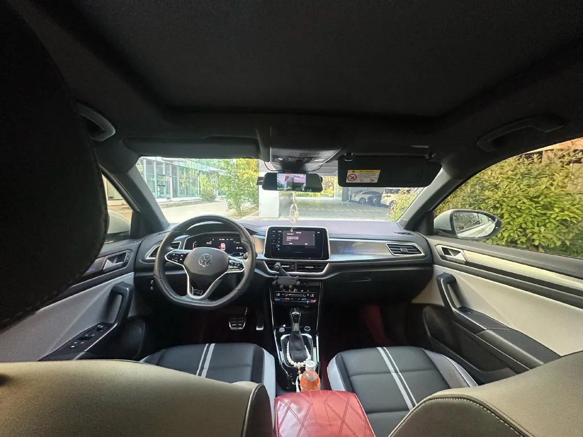 2023 Volkswagen T-Roc 1.5T 160HP L4 7DCT,autocango,china used car exporter,china ev exporter,chinese used car exporter,chinese used ev exporter