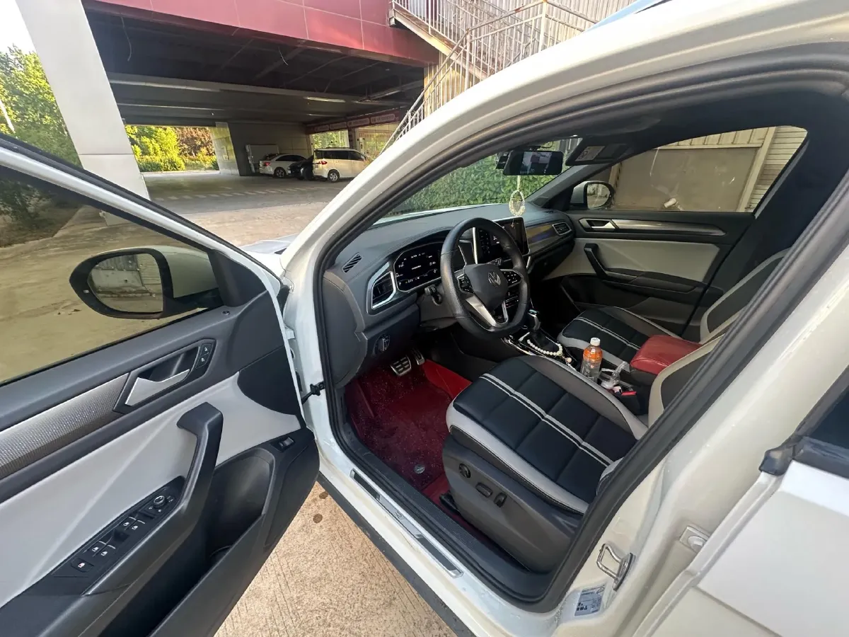 2023 Volkswagen T-Roc 1.5T 160HP L4 7DCT,autocango,china used car exporter,china ev exporter,chinese used car exporter,chinese used ev exporter