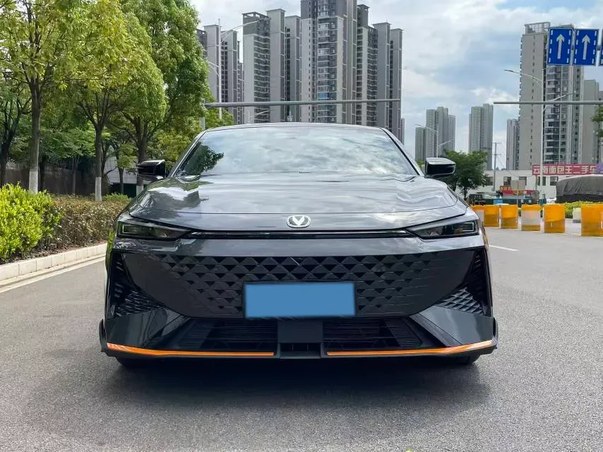 2025 ChangAn UNI-V 1.5T 192HP L4 7DCT,autocango,china used car exporter,china ev exporter,chinese used car exporter,chinese used ev exporter