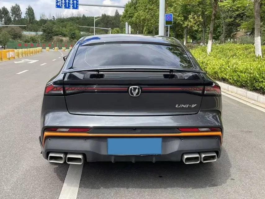 2025 ChangAn UNI-V 1.5T 192HP L4 7DCT,autocango,china used car exporter,china ev exporter,chinese used car exporter,chinese used ev exporter
