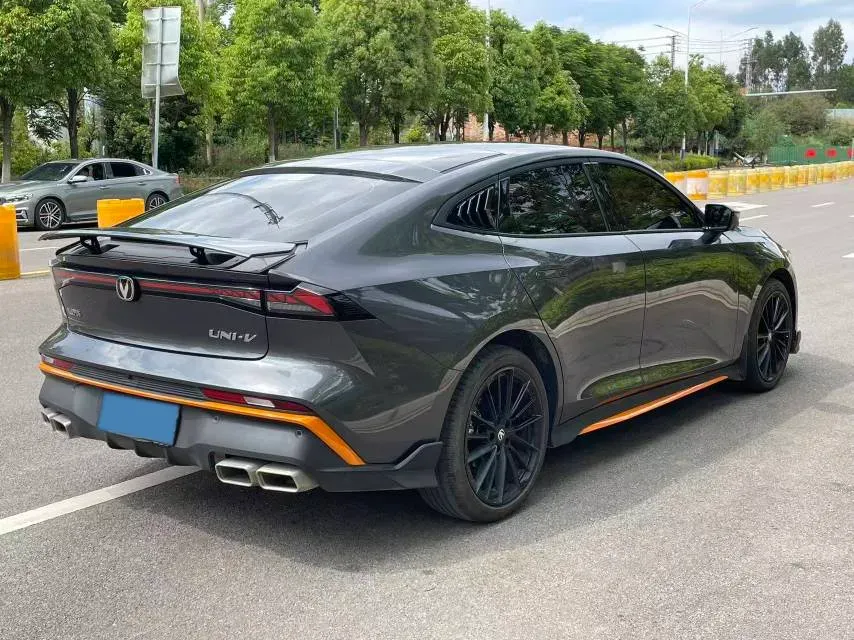 2025 ChangAn UNI-V 1.5T 192HP L4 7DCT,autocango,china used car exporter,china ev exporter,chinese used car exporter,chinese used ev exporter